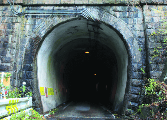 柳ケ瀬トンネル